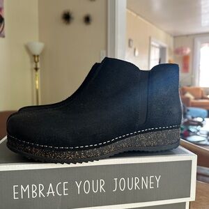 Dansko Makara Black Suede Ankle Booties